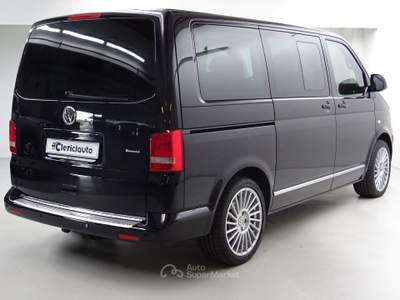Volkswagen Multivan 2.0 BiTDI 180CV DSG 4 Motion Highline Nero usata Lurate Caccivio