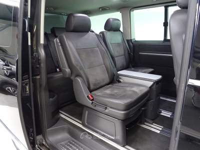 Volkswagen Multivan 2.0 BiTDI 180CV DSG 4 Motion Highline Nero usata Lurate Caccivio