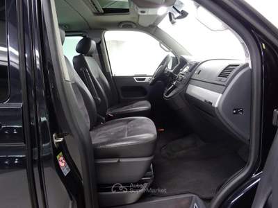 Volkswagen Multivan 2.0 BiTDI 180CV DSG 4 Motion Highline Nero usata Lurate Caccivio