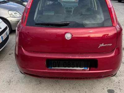 Fiat Grande Punto Fiat grande punto 14 benzina 5porte per neopatentati usata Livorno