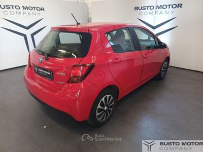 Toyota Yaris Yaris 5p 1.5h Style my16 Rosso usata Olgiate Olona