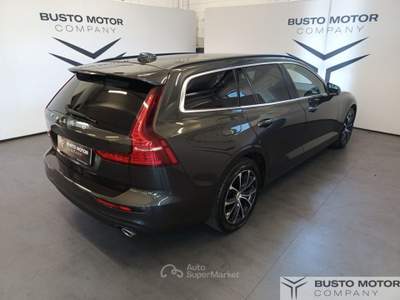 Volvo V60 2.0 b4 Momentum Business Pro auto Grigio usata Olgiate Olona