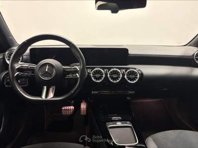Mercedes-Benz CLA SSE A 200 D AUTO SPORT NIGHT EDITION Bianco usata San Fior