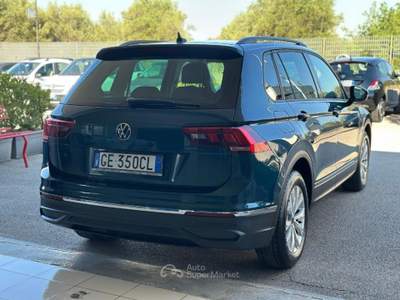 Volkswagen Tiguan 2.0 TDI SCR Life Blu/Azzurro usata Pignataro Maggiore
