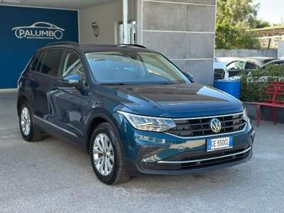 Volkswagen Tiguan 2.0 TDI SCR Life Blu/Azzurro usata Pignataro Maggiore