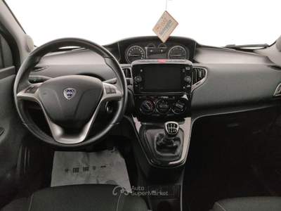Lancia Ypsilon 1.0 FireFly 5 porte S&S Hybrid Gold Rosso usata Barletta