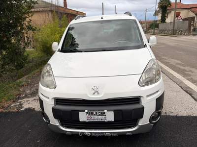 Peugeot Partner Tepee 1.6 HDi 115CV 7P Outdoor Bianco usata San Michele di Serino