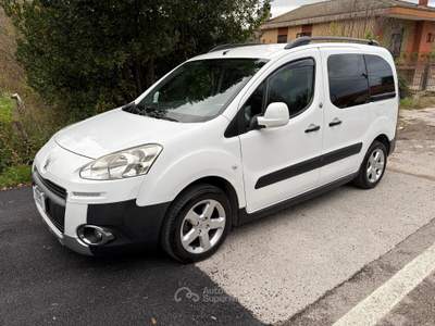Peugeot Partner Tepee 1.6 HDi 115CV 7P Outdoor Bianco usata San Michele di Serino