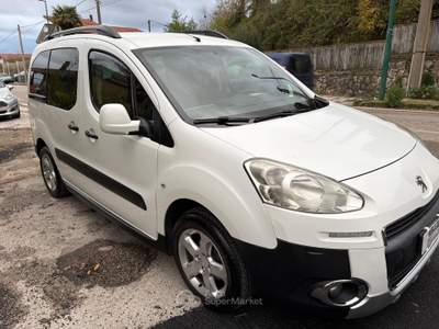 Peugeot Partner Tepee 1.6 HDi 115CV 7P Outdoor Bianco usata San Michele di Serino