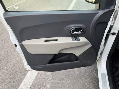 Dacia Lodgy 1.5 dCi 110CV 7 posti Lauréate Bianco usata San Michele di Serino