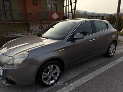 Alfa Romeo Giulietta Turbo gpl 120CV Distinctive Grigio usata San Michele di Serino