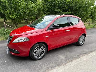 Lancia Ypsilon Gpl 69CV Tetto Ecochic Platinum Rosso usata San Michele di Serino