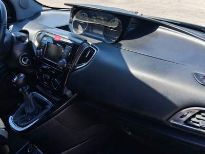 Lancia Ypsilon auto unico proprietario Blu/Azzurro usata monopoli