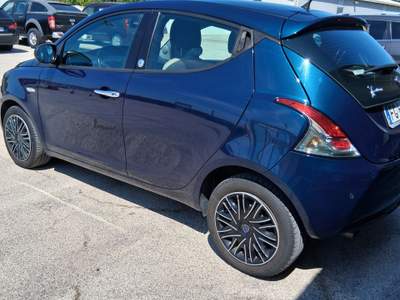 Lancia Ypsilon auto unico proprietario Blu/Azzurro usata monopoli