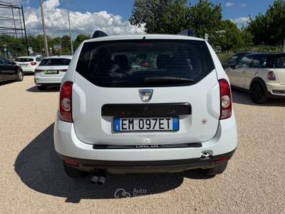 Dacia Duster 4x2 GPL Lauréate Bianco usata Ferrara