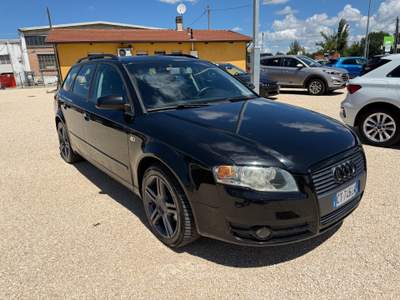 Audi A4 2.0 16V TDI Avant TOTAL BLACK Nero usata Ferrara