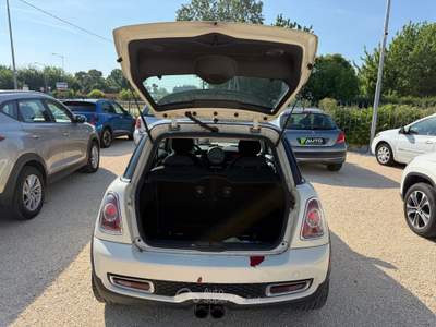 MINI 1.5 Cooper D Hype 5 1.6 16V Cooper D 50 Mayfair Beige usata Ferrara