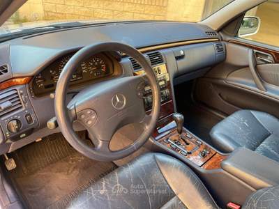 Mercedes-Benz Classe E E 200 cat Station Wagon Avantgarde Argento usata Carrara