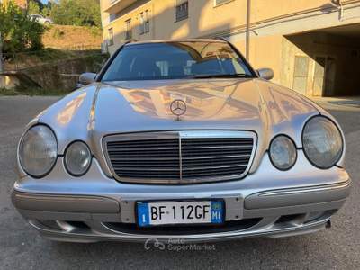 Mercedes-Benz Classe E E 200 cat Station Wagon Avantgarde Argento usata Carrara