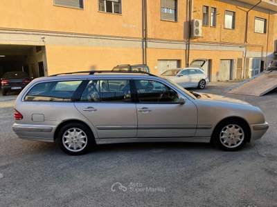 Mercedes-Benz Classe E E 200 cat Station Wagon Avantgarde Argento usata Carrara