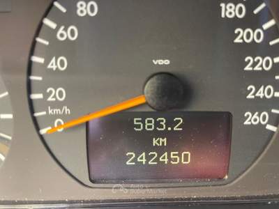 Mercedes-Benz Classe E E 200 cat Station Wagon Avantgarde Argento usata Carrara