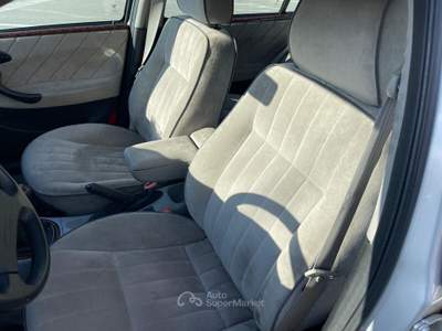 Lancia Lybra 16V VVT cat LX Argento usata Carrara