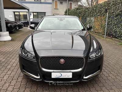 Jaguar XF 2.0 d Pure BERLINA AUTOMATICA TELECAMERA IVA ESP Grigio usata Monza