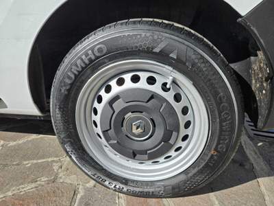 Renault Express 75 cv IVA DETRAIBILE -PROMO GIUGNO GA FIN&SAFE- usata Santarcangelo di Romagna