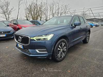 Volvo XC60 2.0 t8 Business Plus awd 303cv geartronic GA713NZ Blu/Azzurro usata Basiliano