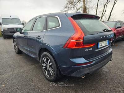 Volvo XC60 2.0 t8 Business Plus awd 303cv geartronic GA713NZ Blu/Azzurro usata Basiliano