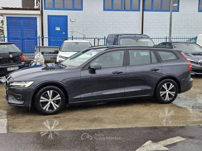 Volvo V60 V60 II 2019 2.0 d3 Business geartronic - FT476ZA Grigio usata Basiliano