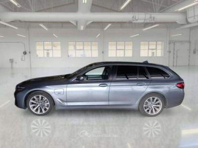 BMW Serie 5 530e G31 Touring LCI 530e 292CV Touring Business auto - Argento usata Basiliano