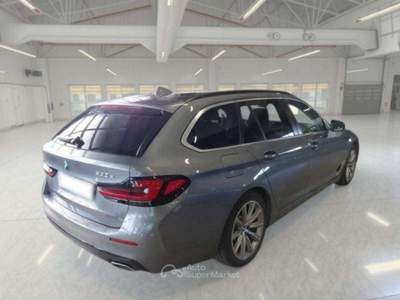 BMW Serie 5 530e G31 Touring LCI 530e 292CV Touring Business auto - Argento usata Basiliano