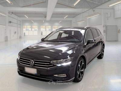 Volkswagen Passat Passat Variant 2.0 tdi Executive 4motion 200cv dsg Nero usata Basiliano