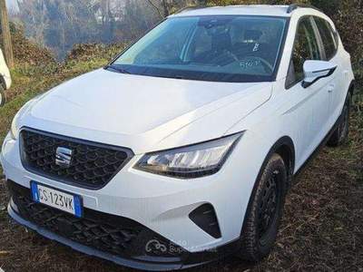 Seat Arona NEOPATENTATI Apple CarPlay Arona 2022 1.0 TSI 95cv Bianco usata Basiliano