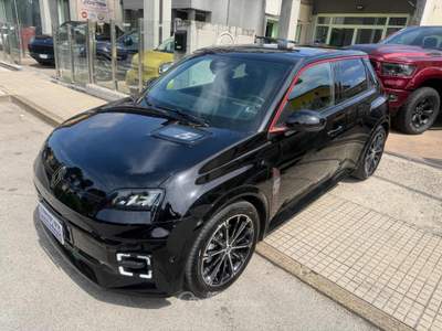 Renault 5 E-Tech Electric E-Tech  comfort Range Nero usata Pieve a Nievole