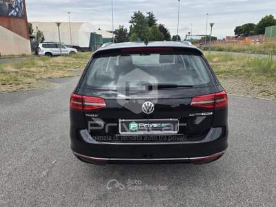 Volkswagen Passat VOLKSWAGEN Passat Variant Business 2.0 TDI DSG Highline BlueMot. Tech. Nero usata Gallarate