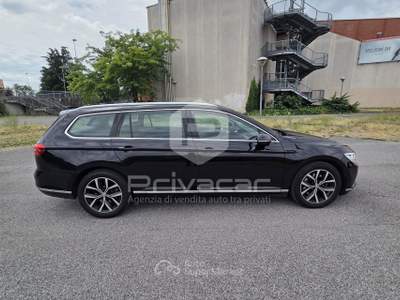 Volkswagen Passat VOLKSWAGEN Passat Variant Business 2.0 TDI DSG Highline BlueMot. Tech. Nero usata Gallarate