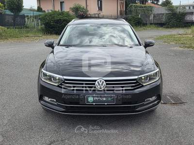 Volkswagen Passat VOLKSWAGEN Passat Variant Business 2.0 TDI DSG Highline BlueMot. Tech. Nero usata Gallarate