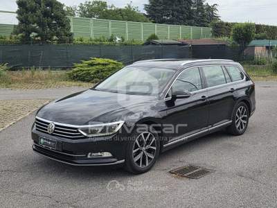 Volkswagen Passat VOLKSWAGEN Passat Variant Business 2.0 TDI DSG Highline BlueMot. Tech. Nero usata Gallarate