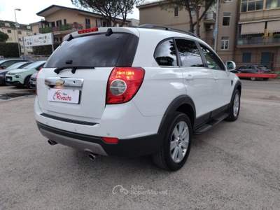 Chevrolet Captiva 2.0 VCDi 150 cv LTZ 4X4 7 POSTI Bianco usata Volla