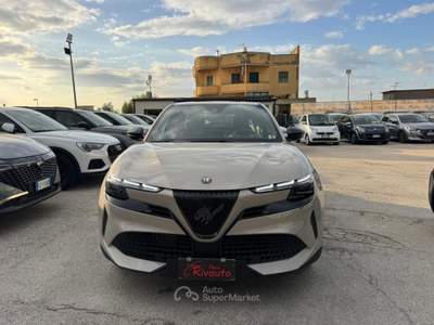 Alfa Romeo Junior 1.2 136 CV Hybrid eDCT6 Automatica Beige usata Volla