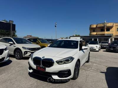 BMW Serie 1 116d d 5p. Advanced  Automatica Bianco usata Volla