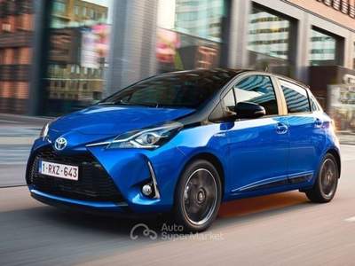 Toyota Yaris 1.5 Hybrid 5 porte Cool Bianco usata Volla