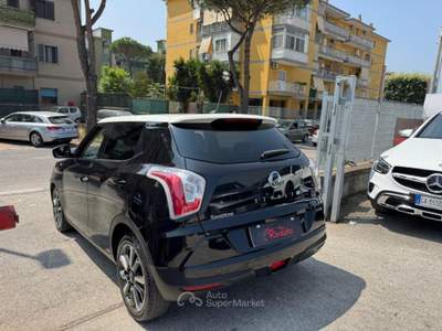 SsangYong Tivoli 1.6d 2WD Dream Automatica Nero usata Volla