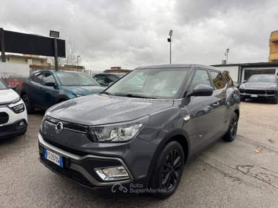 SsangYong XLV 1.6 Gpl 2WD Icon 7 Posti Grigio usata Volla