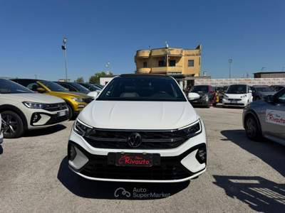 Volkswagen Taigo 1.0 TSI 110 CV DSG R-Line Bianco usata Volla