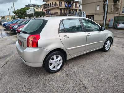 Toyota Corolla 1.4 D-4D M-MT 5 porte Sol ESP Argento usata Volla