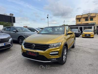 Volkswagen T-Roc Cabriolet 1.0 TSI Style Oro usata Volla