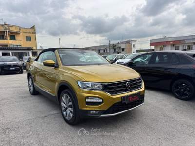 Volkswagen T-Roc Cabriolet 1.0 TSI Style Oro usata Volla